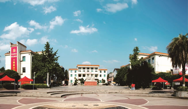 蔡和森广场.jpg
